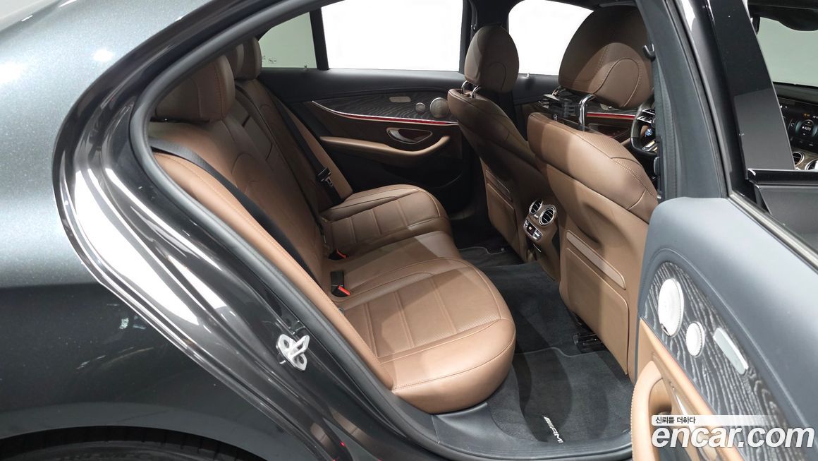 Mercedes-Benz E-Class 2023