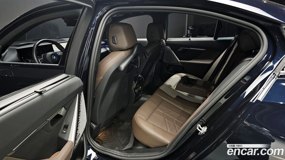 BMW i5 2025