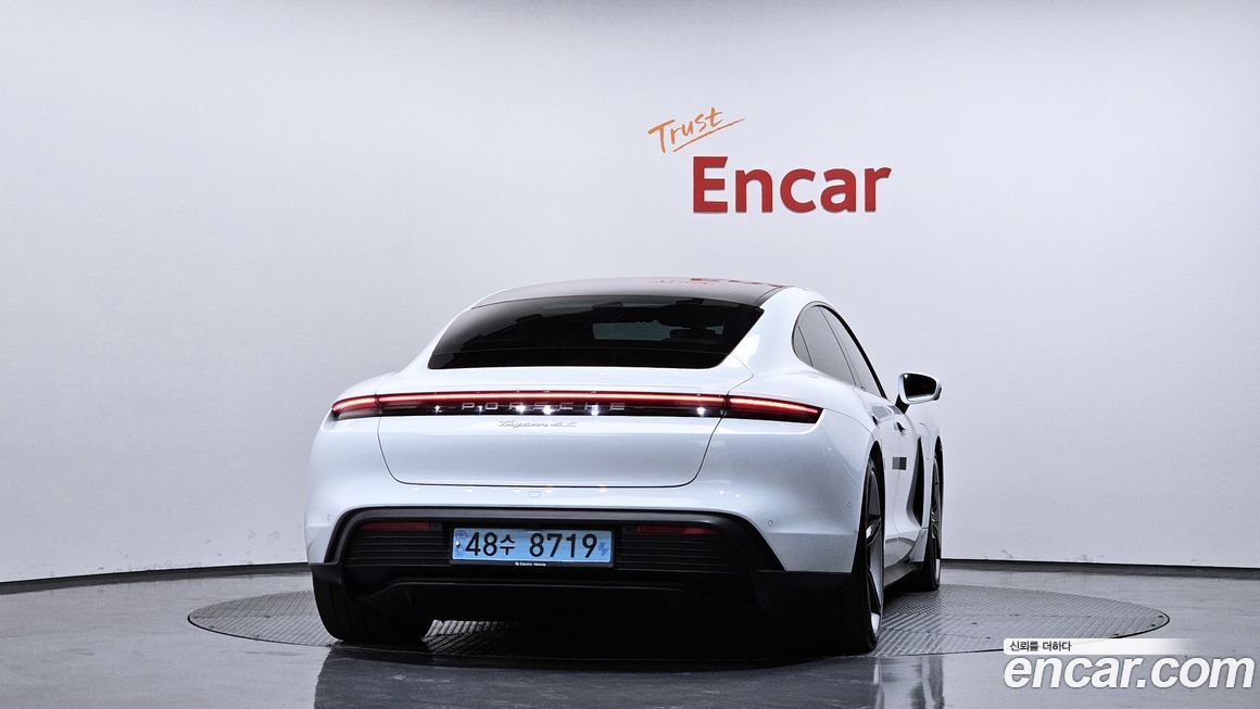 Porsche Taycan 2020
