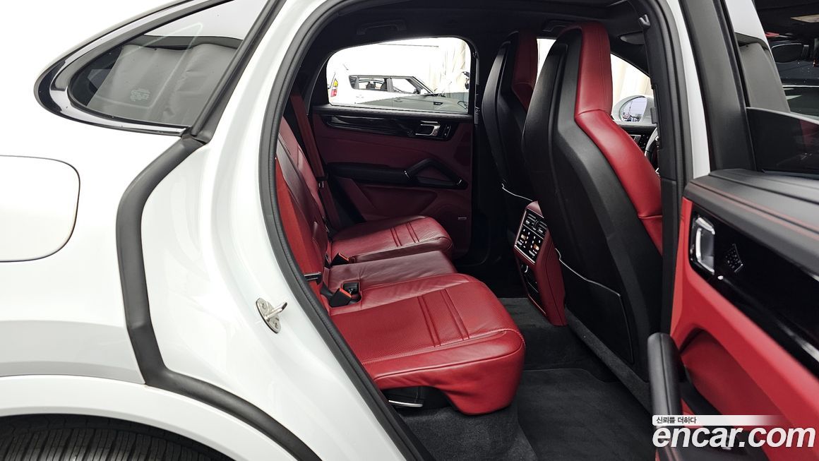 Porsche Cayenne 2021