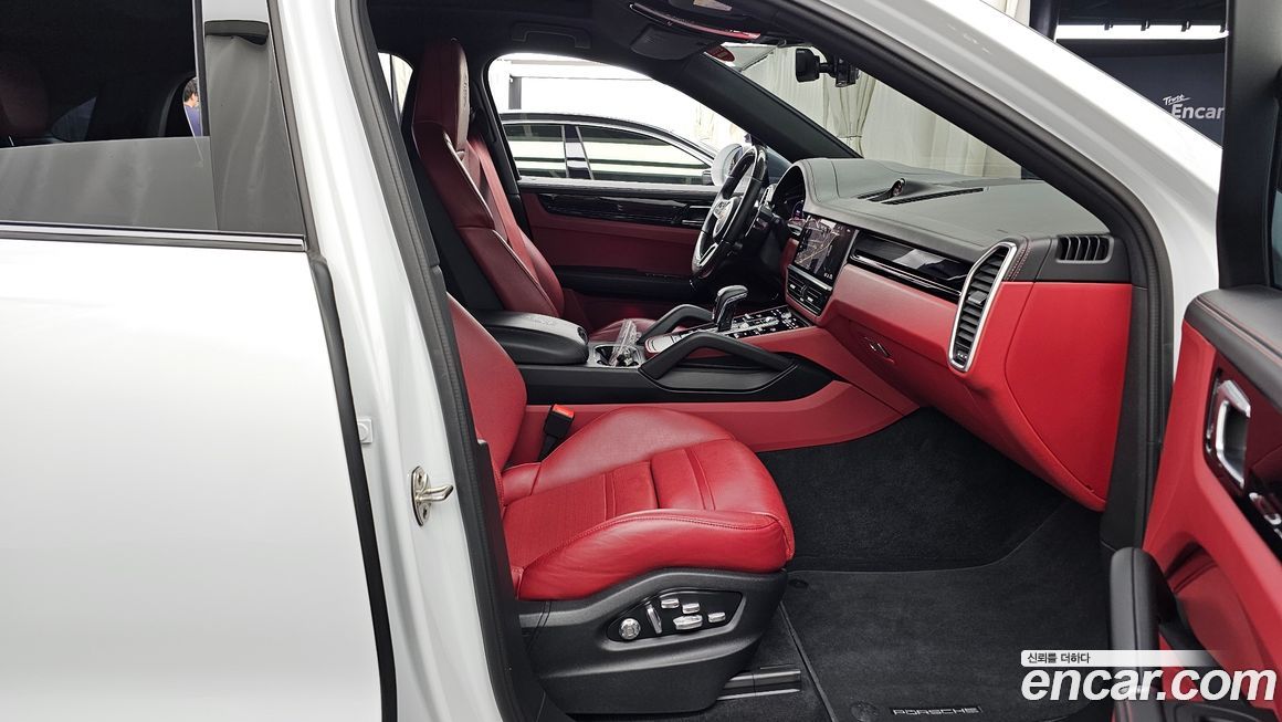 Porsche Cayenne 2021