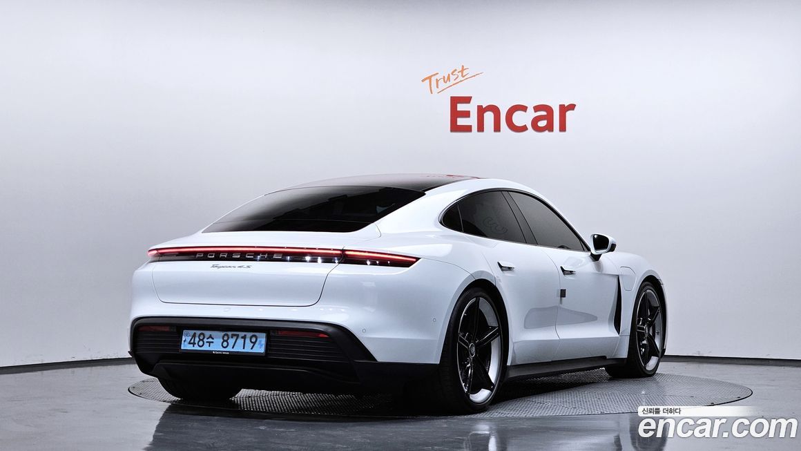 Porsche Taycan 2020
