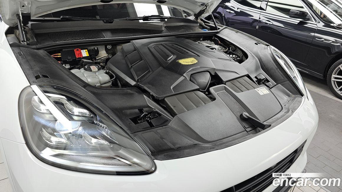 Porsche Cayenne 2021