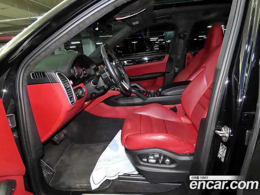 Porsche Cayenne 2021