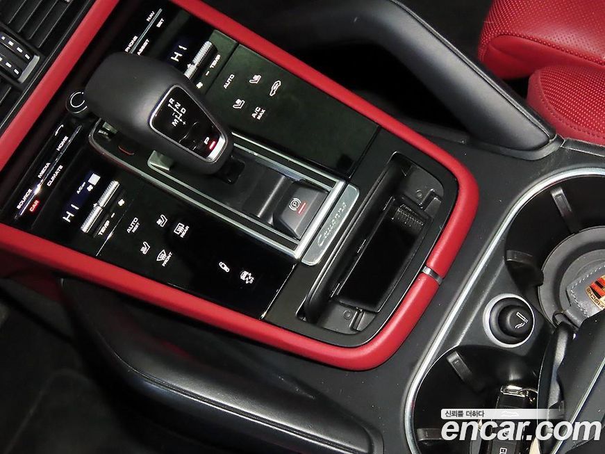 Porsche Cayenne 2021