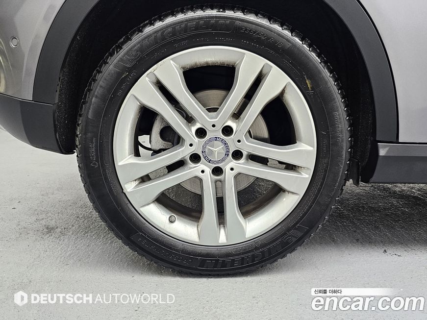 Mercedes-Benz GLA-Class 2015