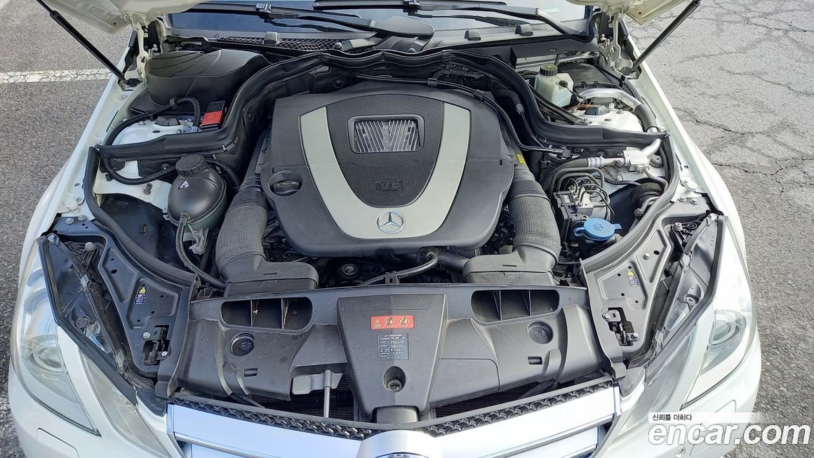 Mercedes-Benz E-Class 2011