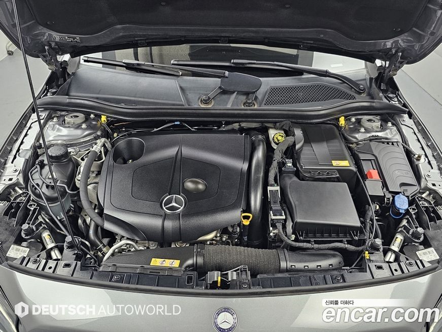 Mercedes-Benz GLA-Class 2015