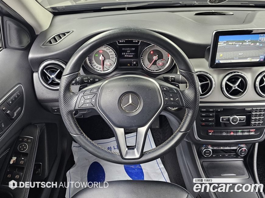 Mercedes-Benz GLA-Class 2015