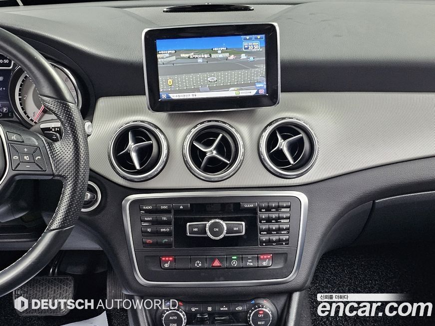 Mercedes-Benz GLA-Class 2015