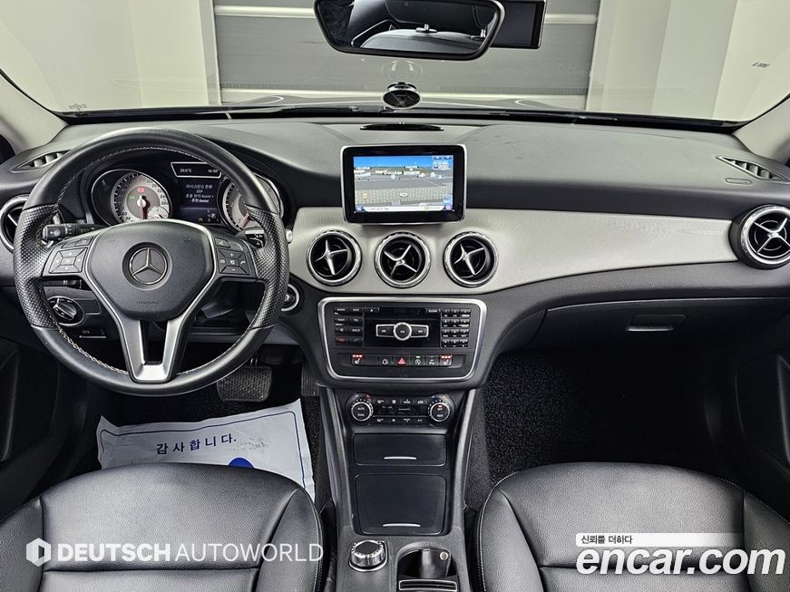 Mercedes-Benz GLA-Class 2015