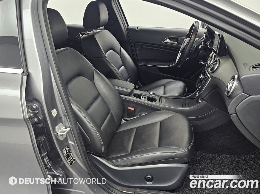 Mercedes-Benz GLA-Class 2015