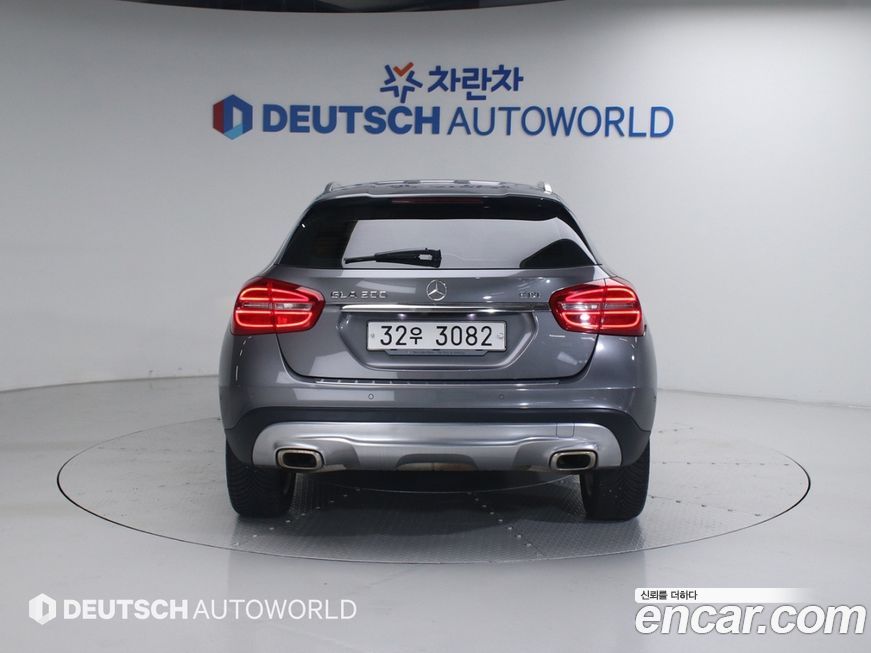 Mercedes-Benz GLA-Class 2015