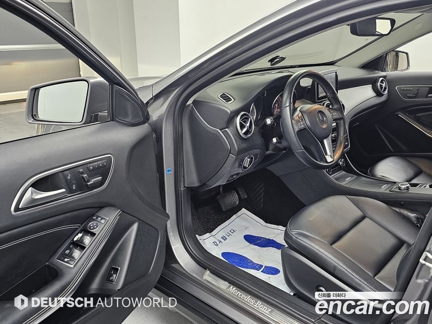 Mercedes-Benz GLA-Class 2015