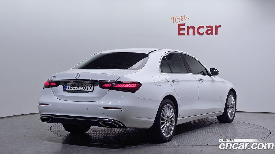 Mercedes-Benz E-Class 2021