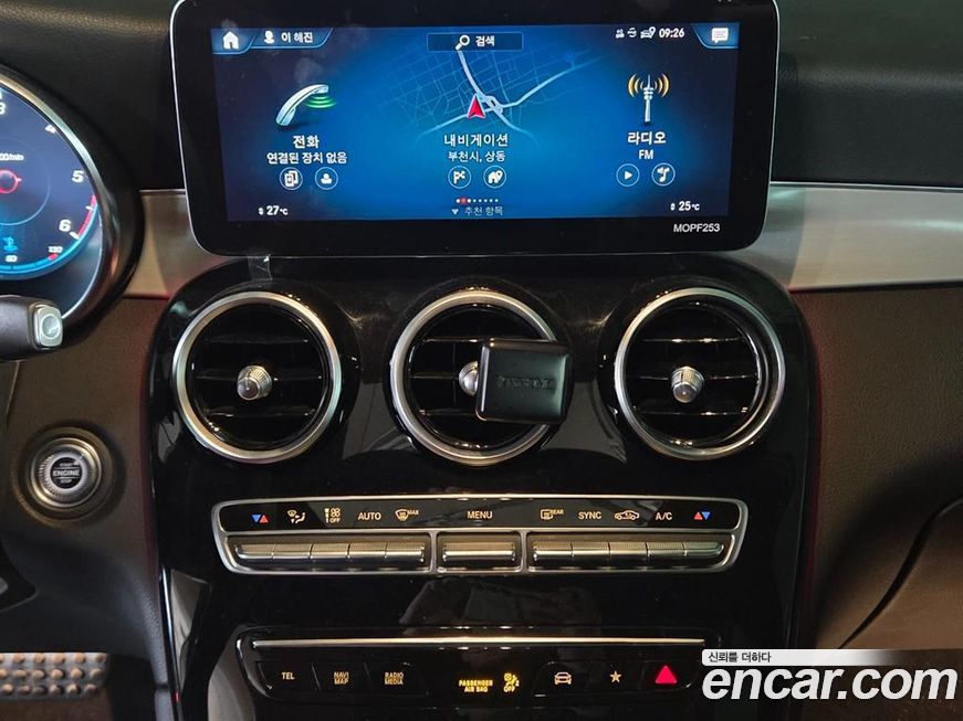 Mercedes-Benz GLC-Class 2021