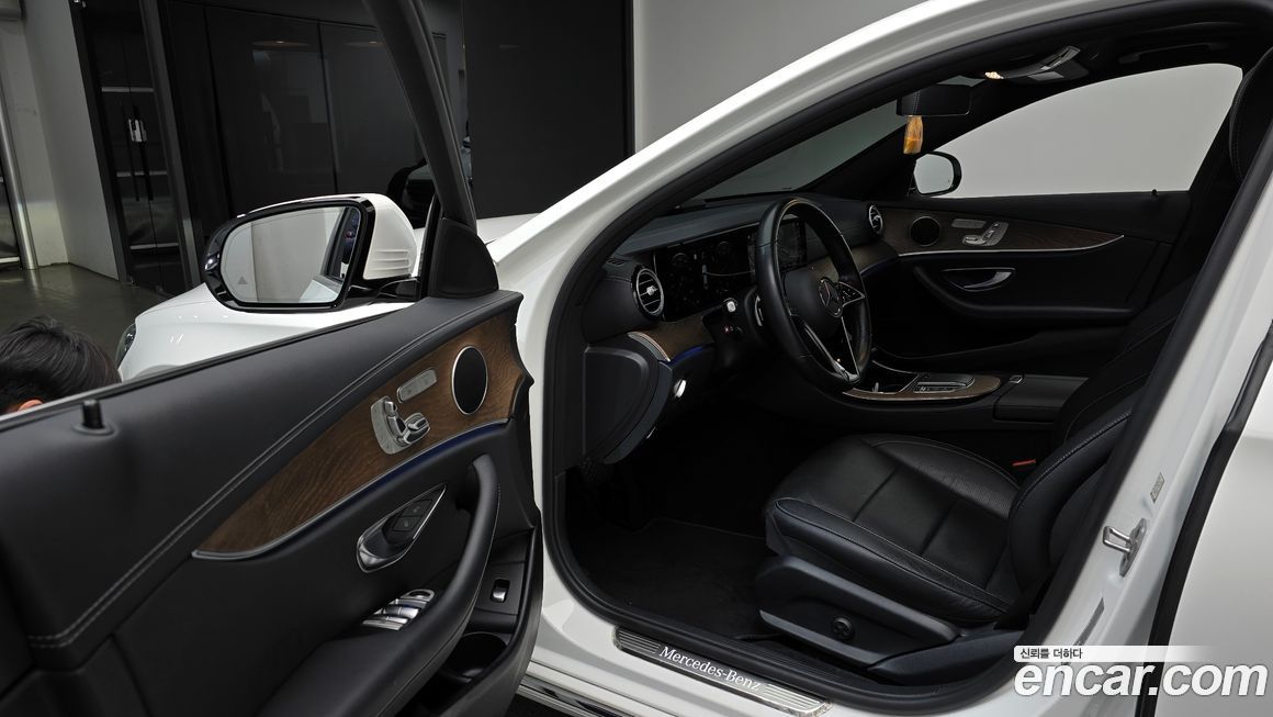 Mercedes-Benz E-Class 2021