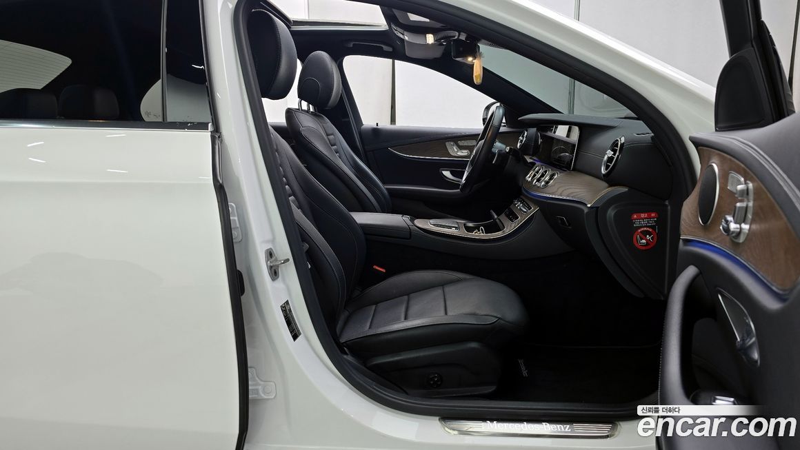 Mercedes-Benz E-Class 2021