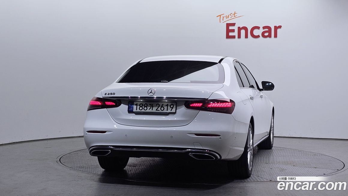 Mercedes-Benz E-Class 2021