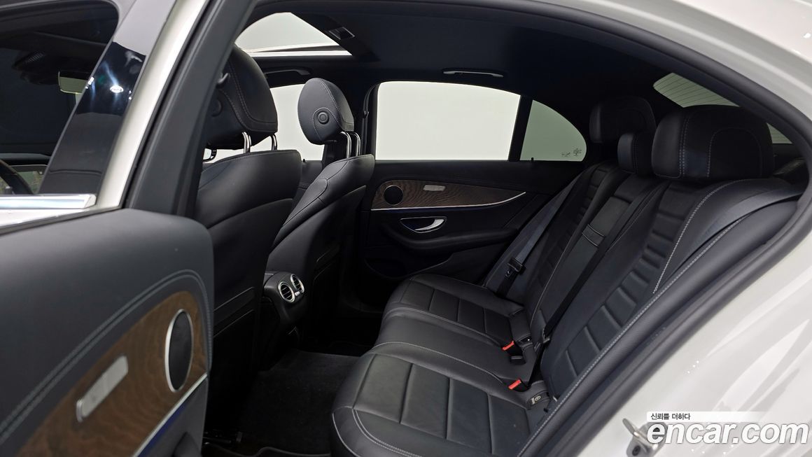 Mercedes-Benz E-Class 2021