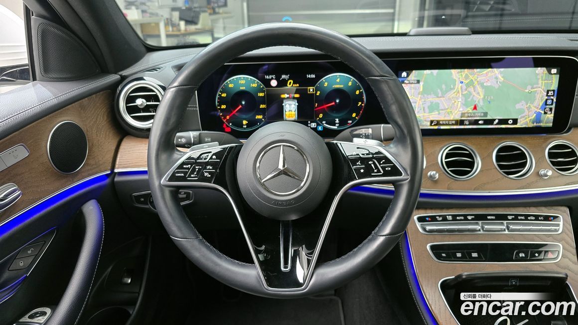 Mercedes-Benz E-Class 2021