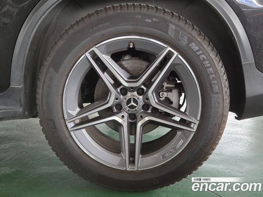 Mercedes-Benz GLC-Class 2021