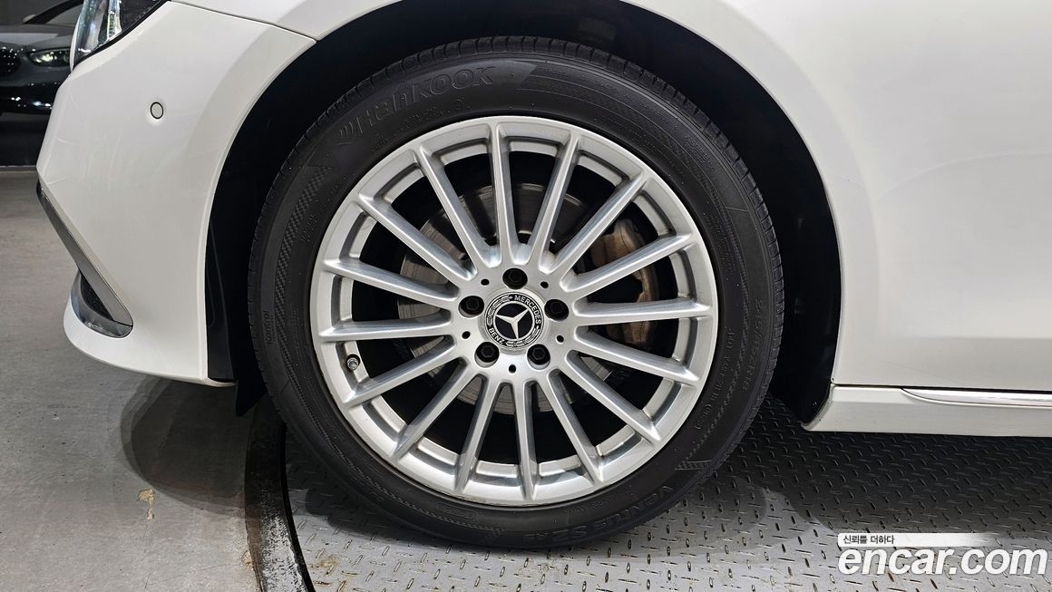 Mercedes-Benz E-Class 2021