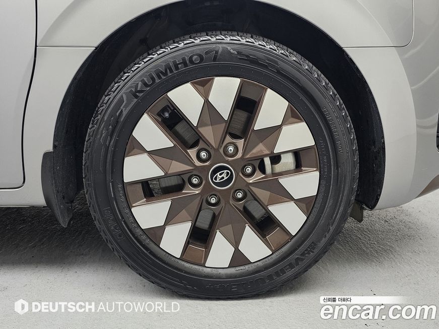 Hyundai Staria 2023