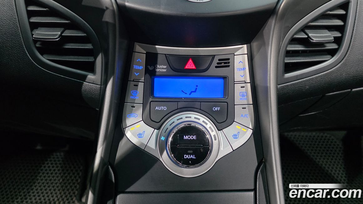 Hyundai AVANTE 2011