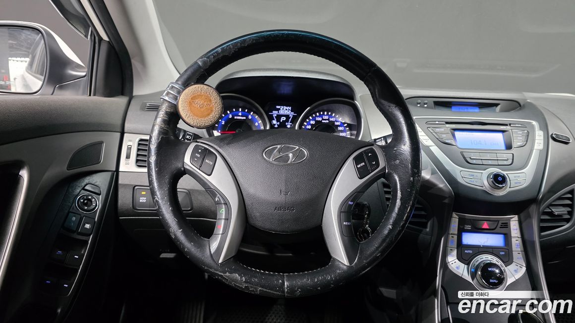 Hyundai AVANTE 2011