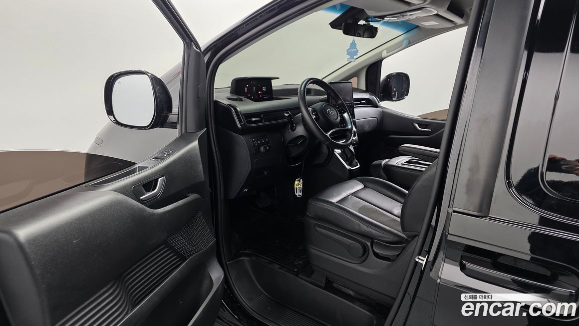 Hyundai Staria 2022