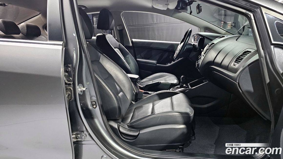 Kia K3 2016