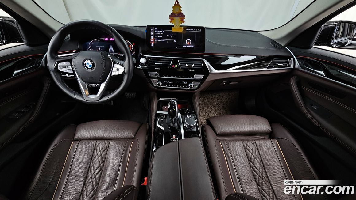 BMW 5-Series 2021