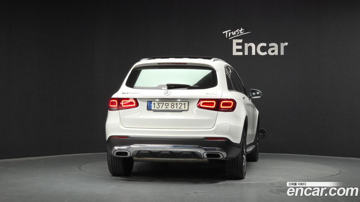 Mercedes-Benz GLC-Class 2021