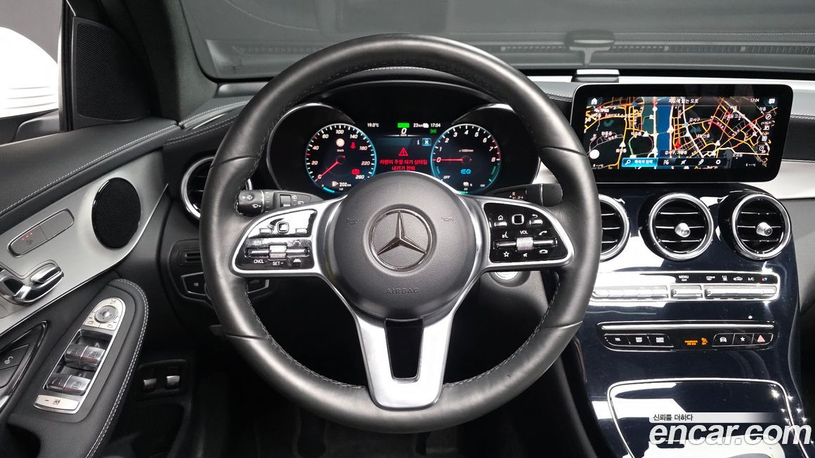 Mercedes-Benz GLC-Class 2021