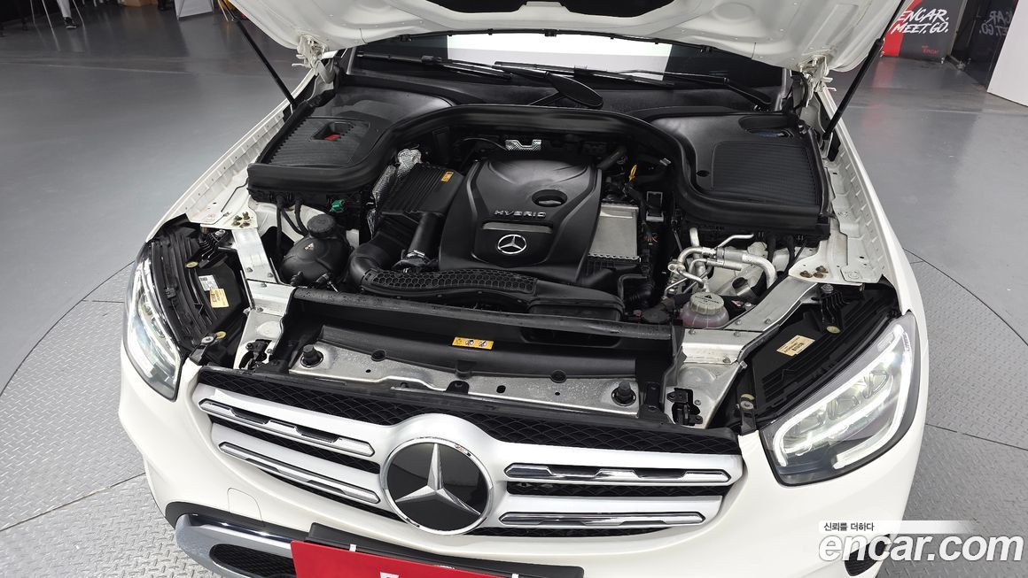 Mercedes-Benz GLC-Class 2021