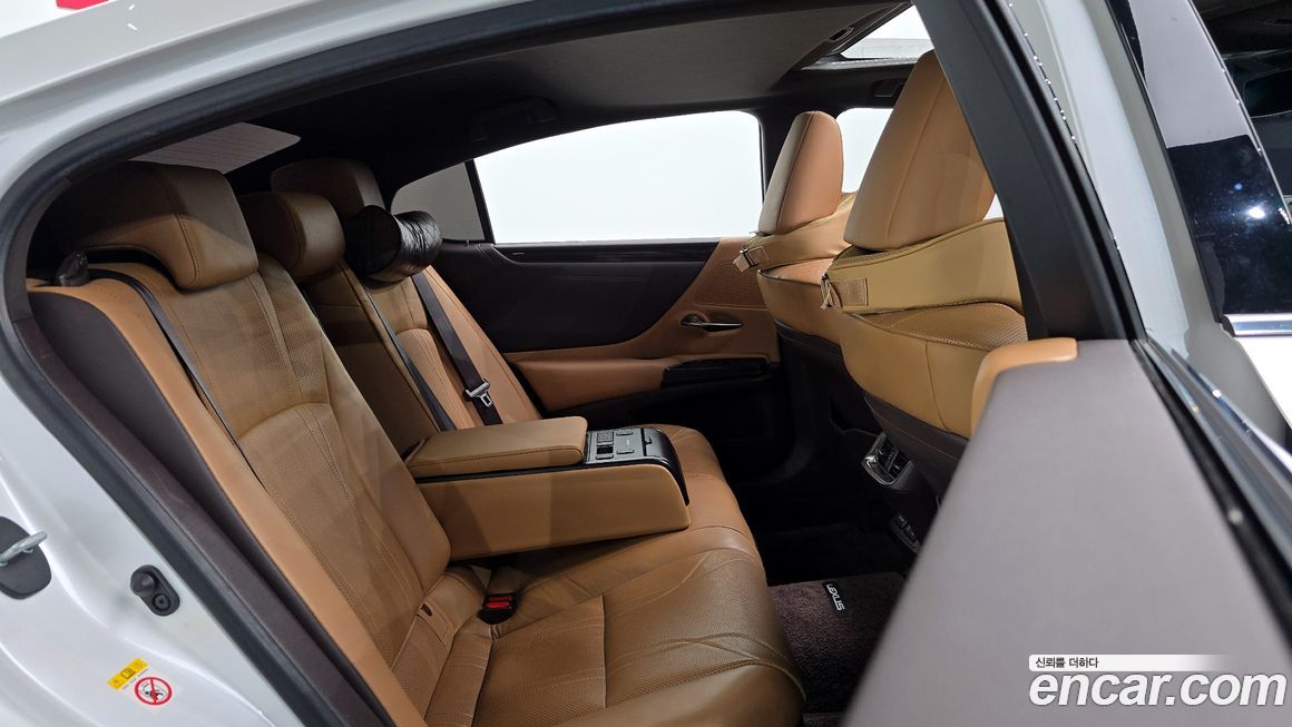 Lexus ES 2019