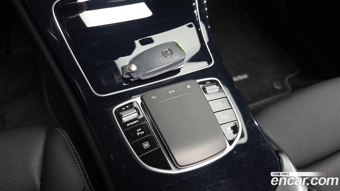 Mercedes-Benz GLC-Class 2021