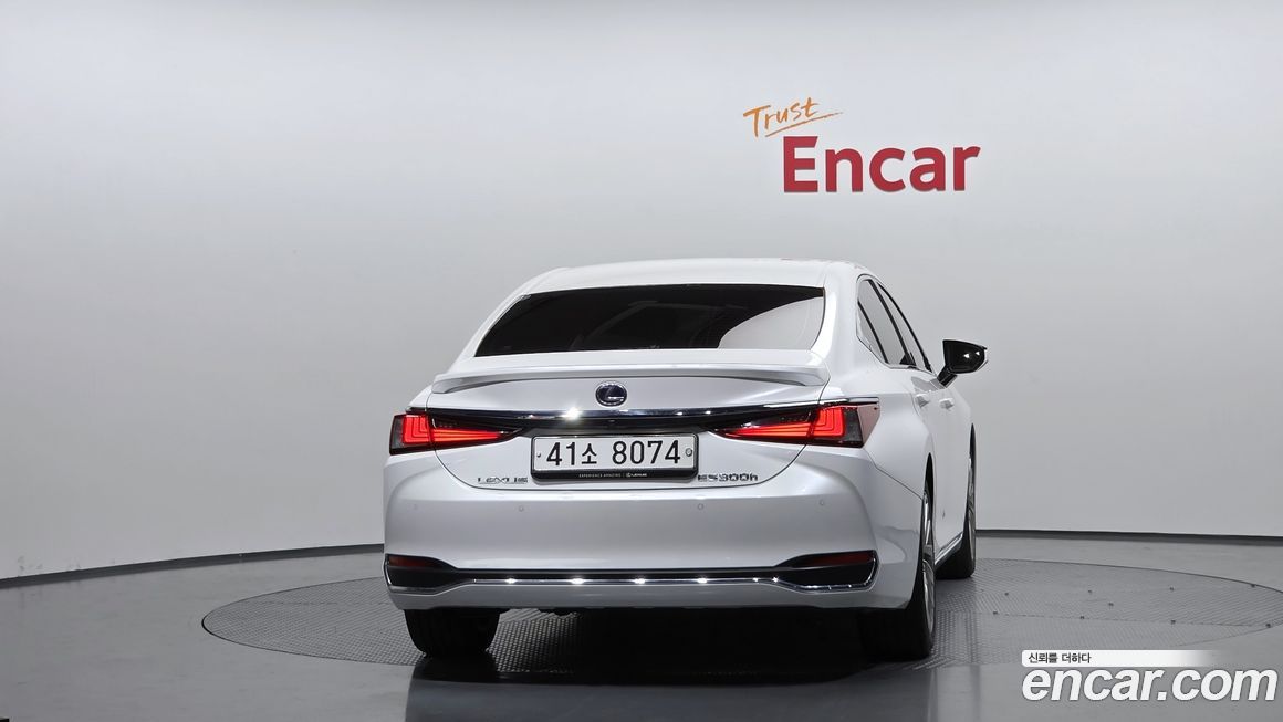 Lexus ES 2019
