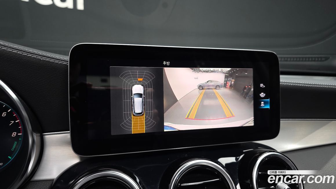 Mercedes-Benz GLC-Class 2021