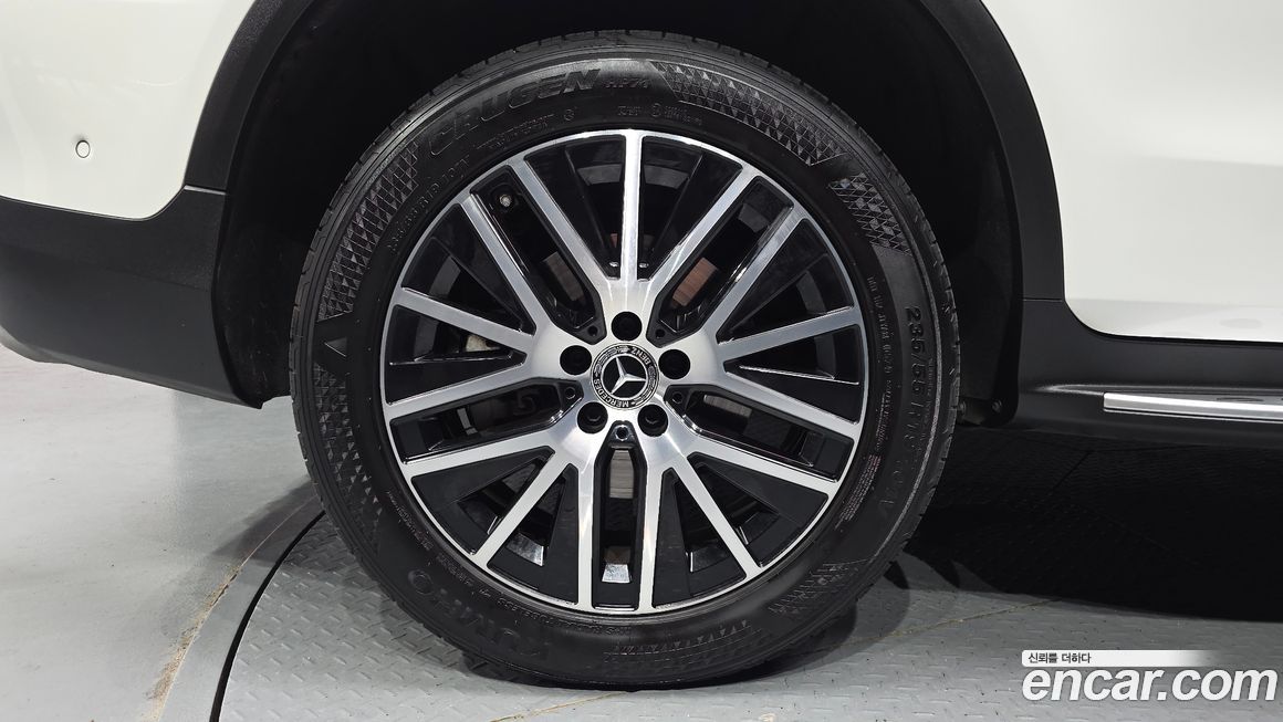 Mercedes-Benz GLC-Class 2021