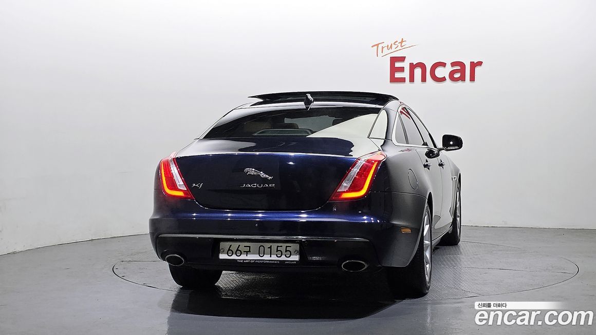 Jaguar XJ 2016