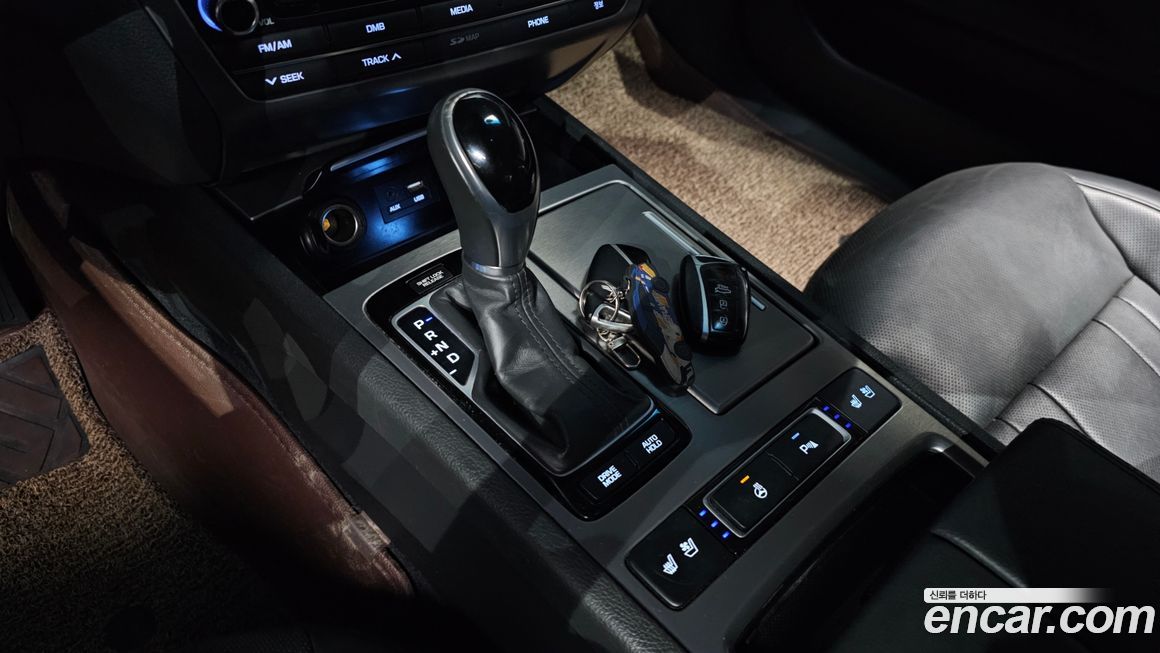 Hyundai Genesis 2016