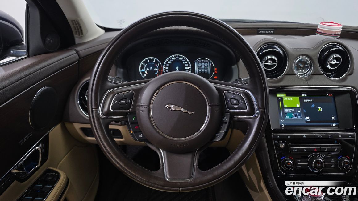 Jaguar XJ 2016