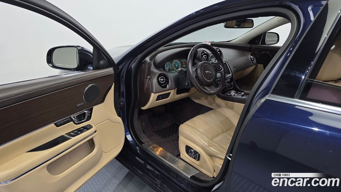 Jaguar XJ 2016