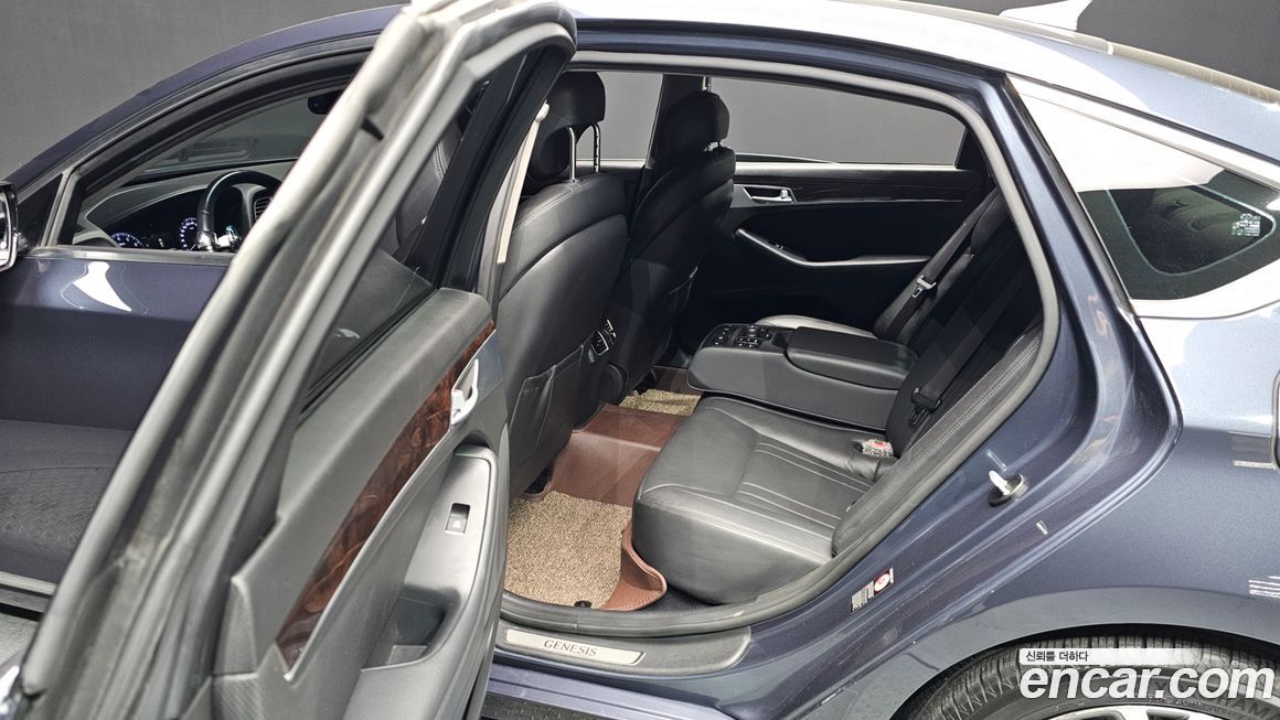 Hyundai Genesis 2016