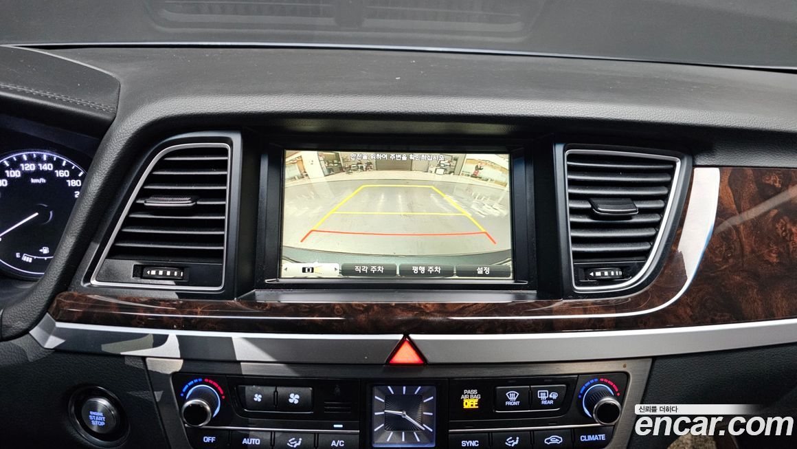 Hyundai Genesis 2016