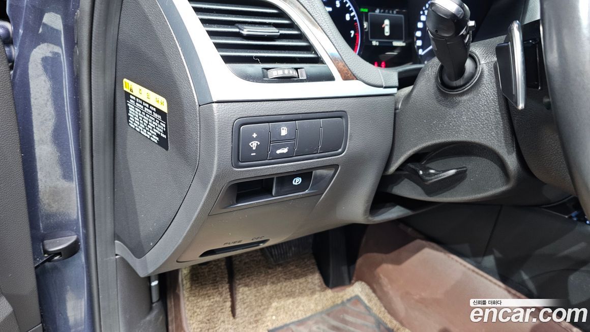 Hyundai Genesis 2016