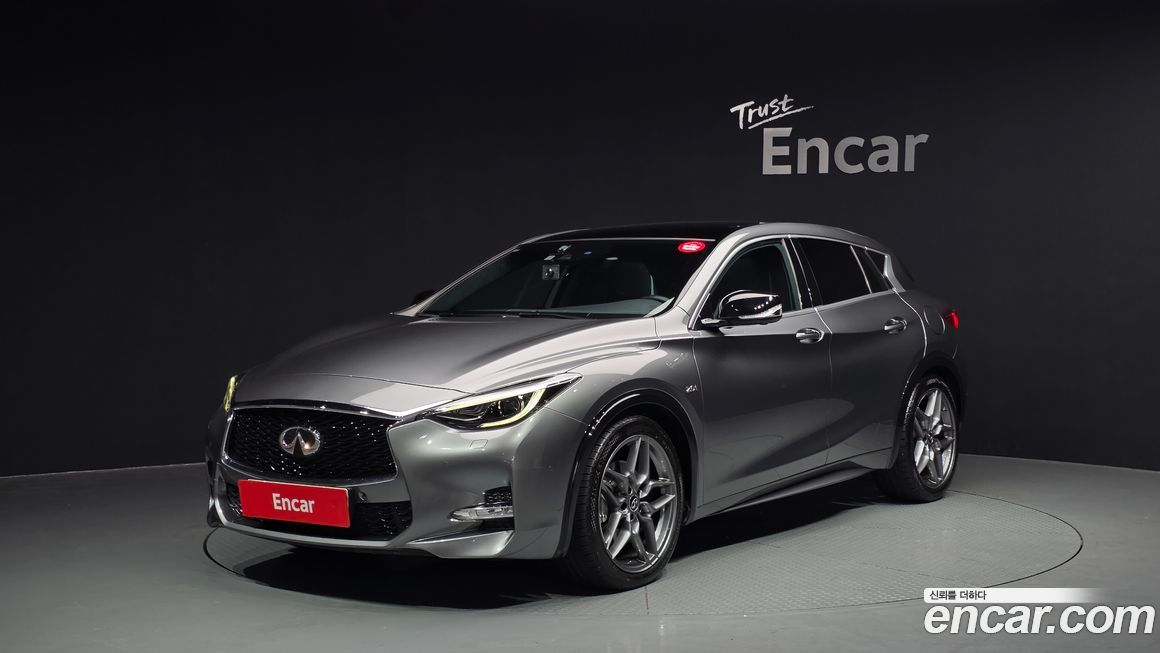 Infiniti Q30 2017