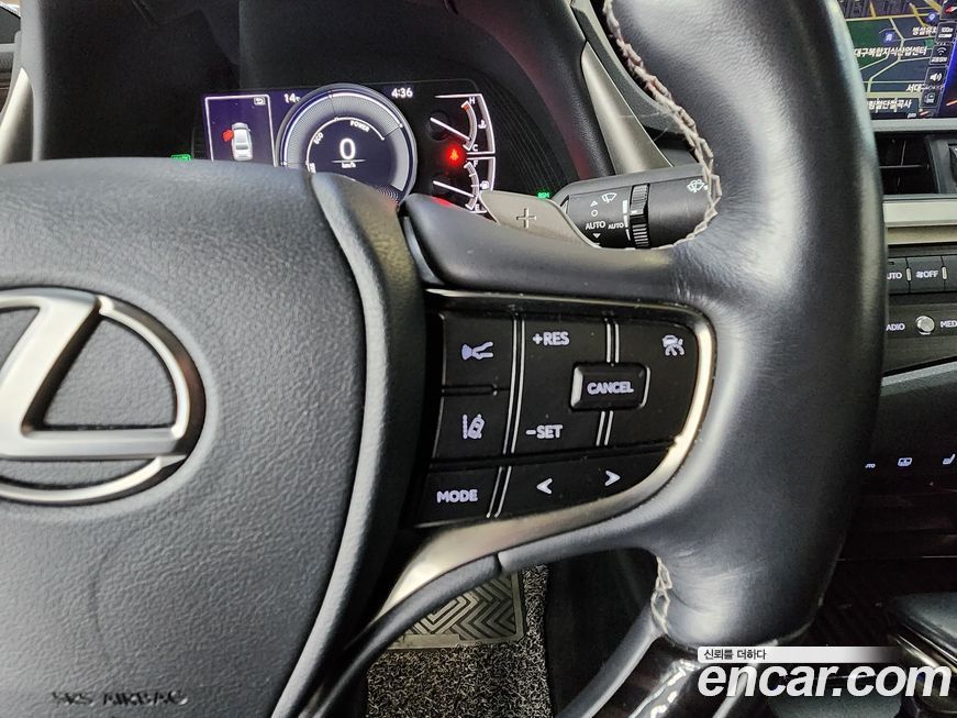 Lexus ES 2021